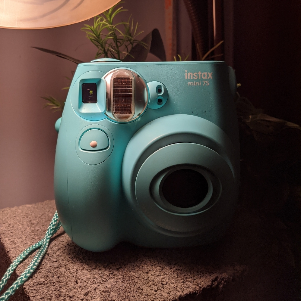 💫SOLD💫 Polaroid Camera (Instax Mini 7s)